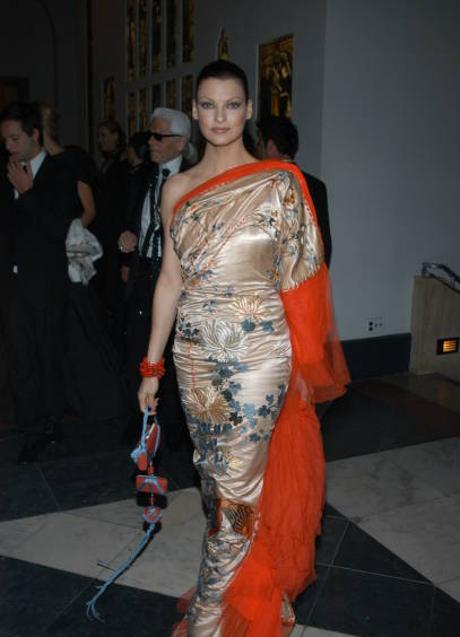 Linda Evangelista en la Met Gala 2004/GETTY