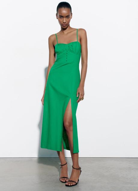 Vestido verde de Zara (29,99 euros)