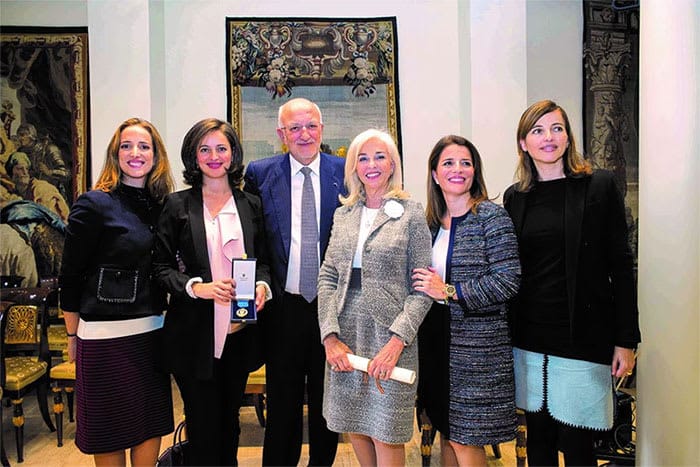 Hortensia Herrero y Juan Roig junto a sus cuadro hijas: Juana, Carolina, Hortensia y Amparo. 