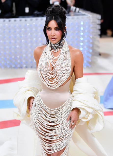 Kim Kardashian con maxi joyería. / GTRES