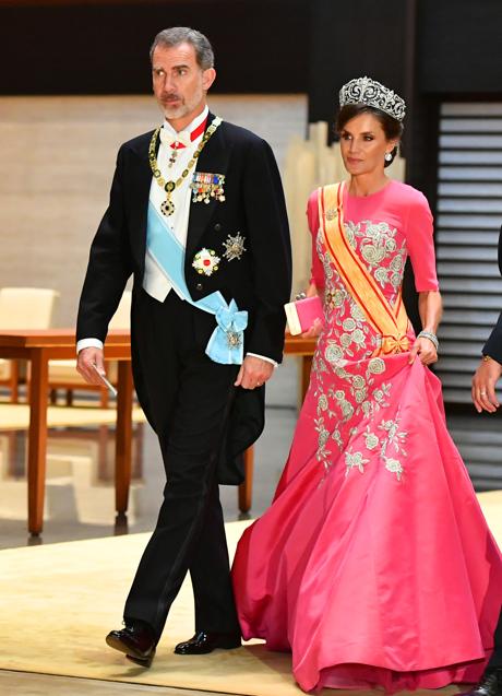 El rey Felipe y la reina Letizia en la cena de gala de Japón. / GTRES