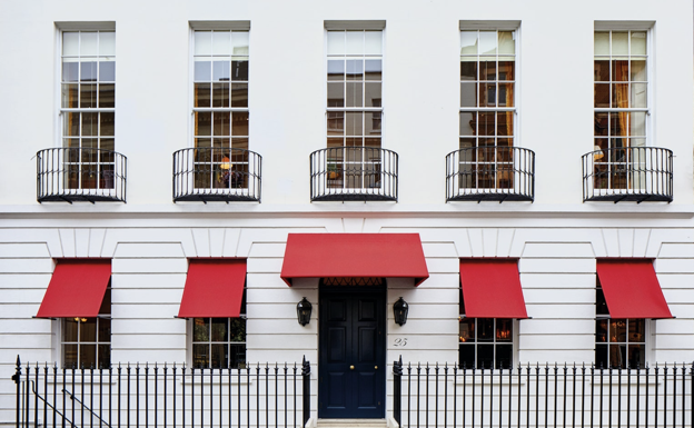 La entrada al club privado Oswald's, en el elitista barrio de Mayfair de Londres. 