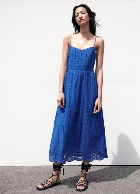 Vestido azul de Zara (49,99 euros)