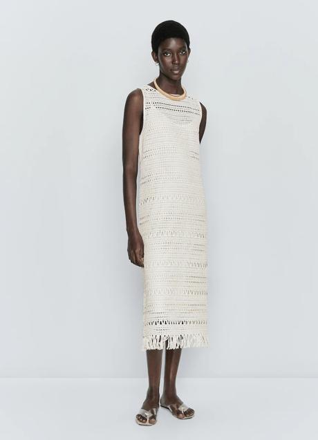 Vestido blanco de Massimo Dutti (89,99 euros)