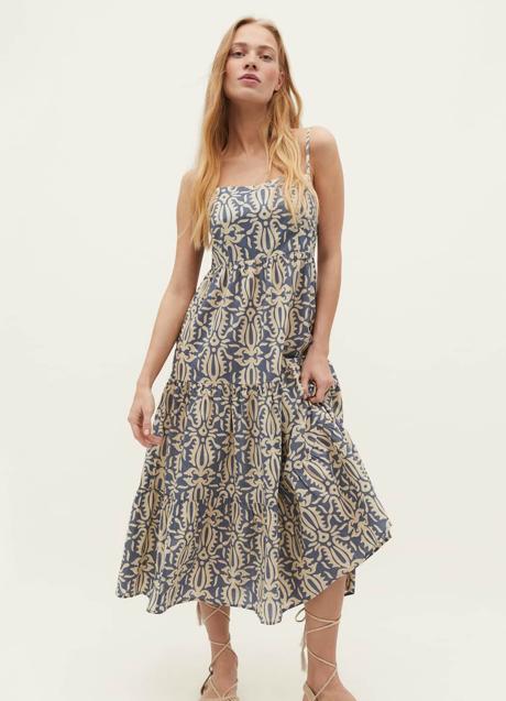 Vestido estampado de Stradivarius (35,99 euros)