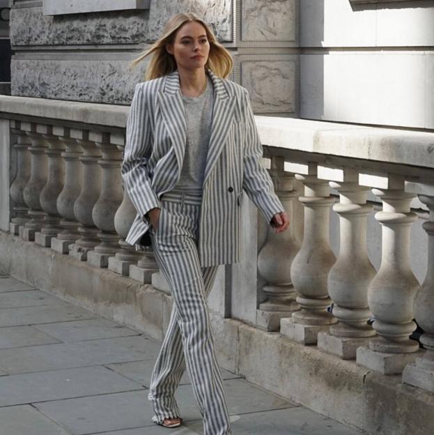 Traje con estampado a rayas: el favorito de las mejor vestidas para ser las más elegantes en verano