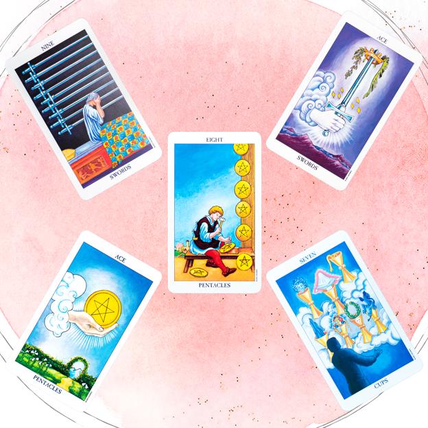 La tirada de los mundos de las cartas del Tarot: empieza a poner orden con la energía de Géminis y apuesta por el poder del amor