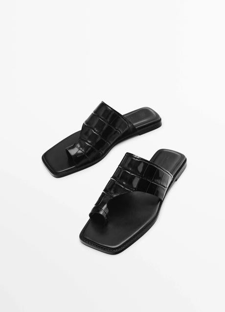 Sandalias planas de Massimo Dutti (79,99 euros)