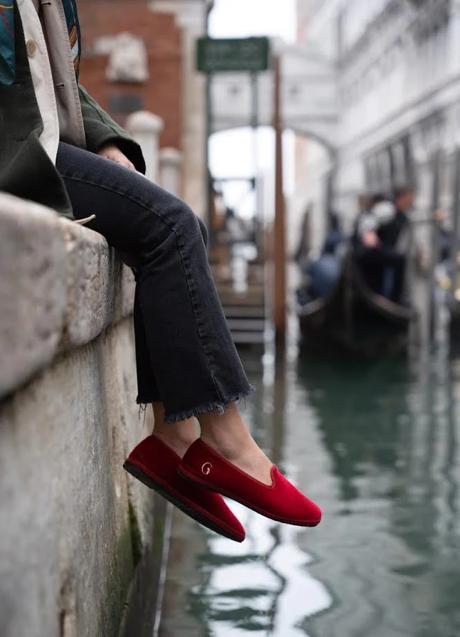 Veneciana en color rojo de Gondolina Shoes. Foto: Gondolina Shoes