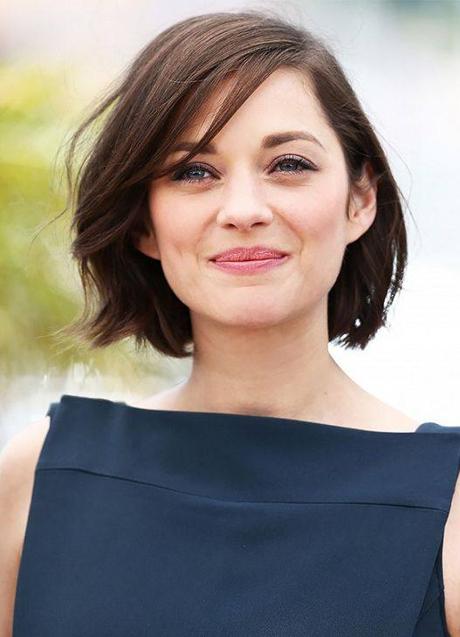 Marion Cotillard con corte lob con flequillo para pelo liso