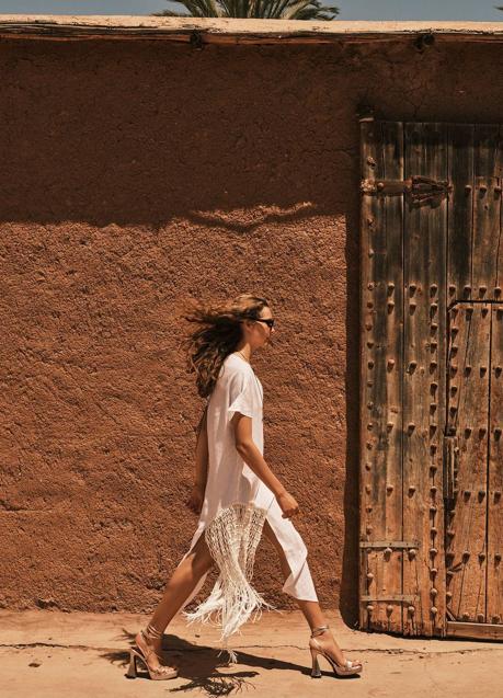 Vestido blanco con detalle de flecos