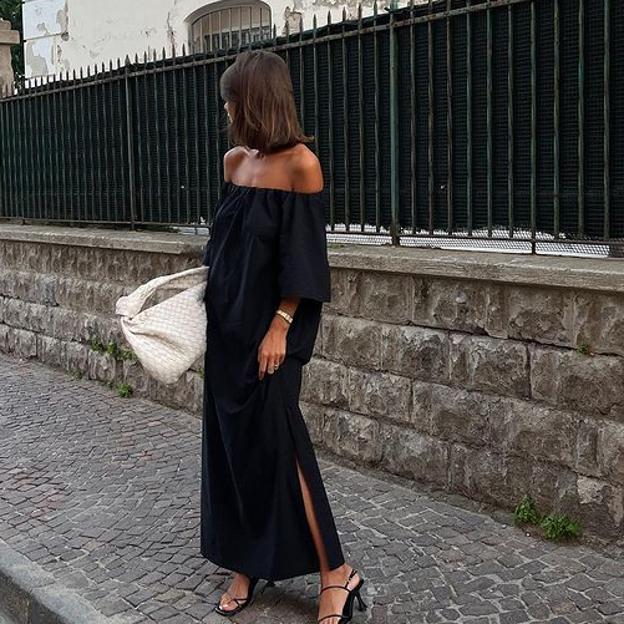 El vestido negro con escote en la espalda más bonito del verano es de H&M y vas a ponértelo con todo