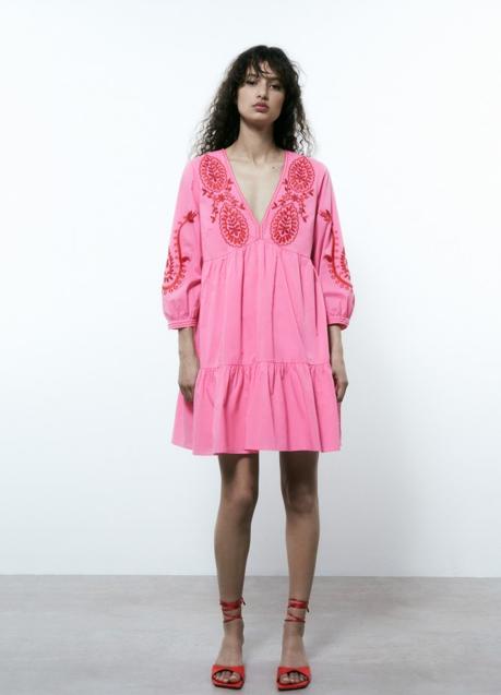 Vestido rosa de Sfera (29,99 euros)