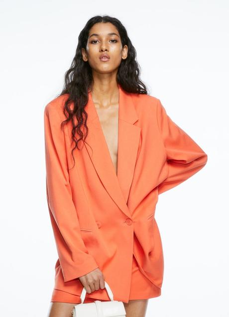 Americana naranja de H&M (34,99 euros)