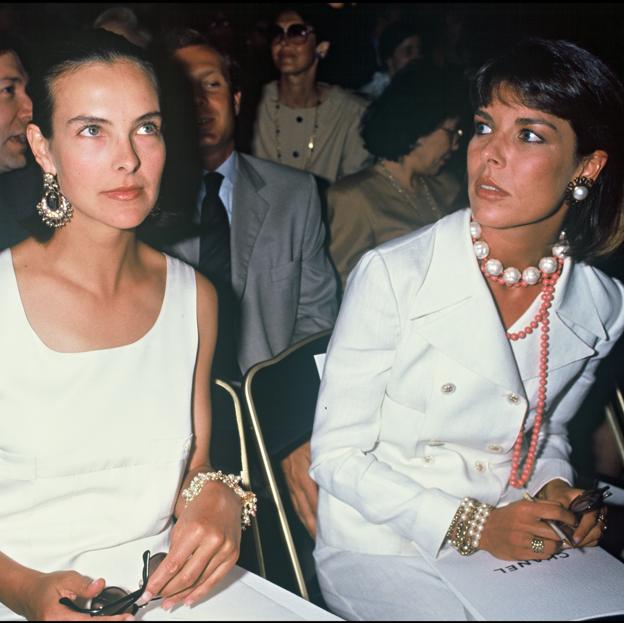 Carolina de Mónaco y Carole Bouquet, el origen de su amistad: lo que Karl Lagerfeld unió no está reñido con ser consuegras