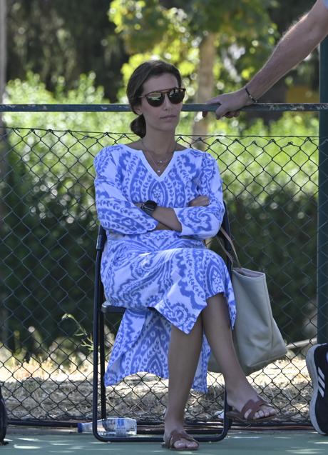 Ana Boyer con vestido y sandalias en el Open Castilla y León. Foto: Gtres.