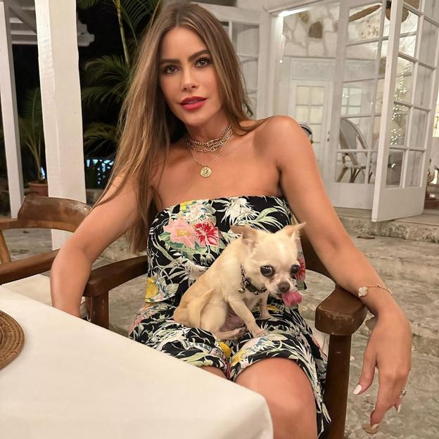 Los siete looks de Sofia Vergara para cada día de la semana: conjuntos de verano, looks de playa y vestidos para lucir durante las vacaciones