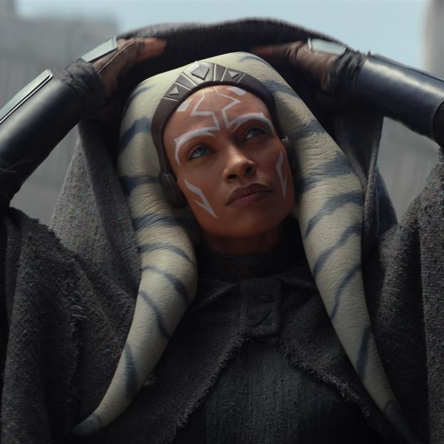 Rosario Dawson en una imagen de Ahsoka.