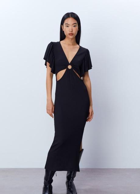 Vestido negro de Sfera (25,99 euros)