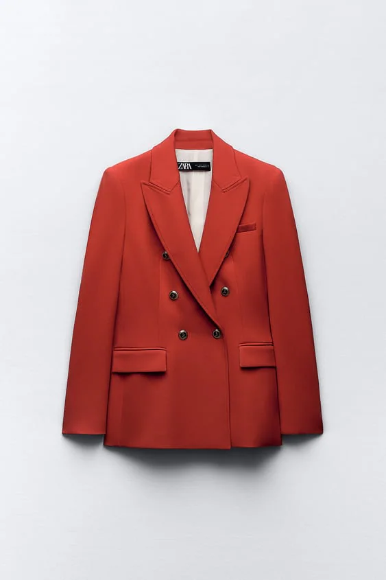 La blazer roja de Zara.