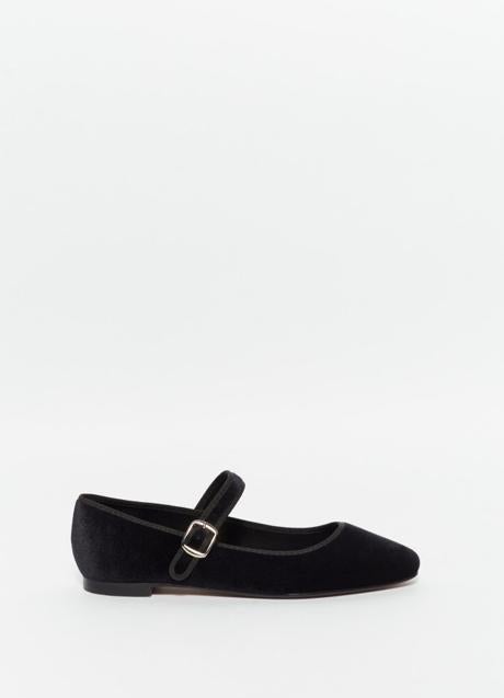 Zapatos con pulsera de Sfera (21,99 euros)