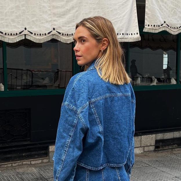 El mono denim baratísimo de supermercado que te resolverá los looks de entretiempo