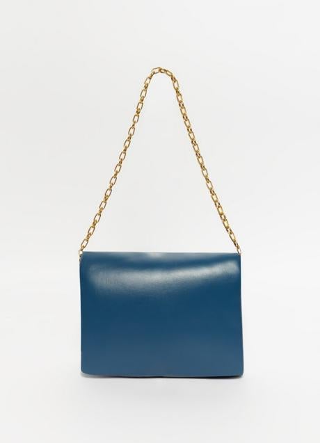 Bolso azul de Sfera (22,99 euros)