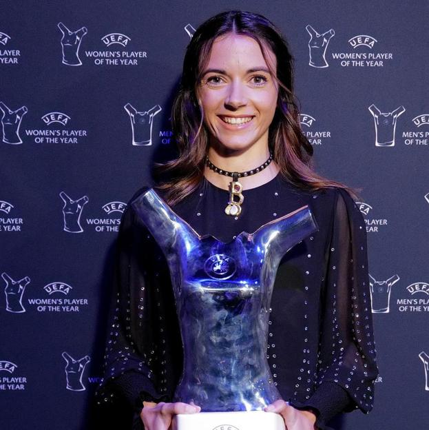 Aitana Bonmatí tras recoger el premio.