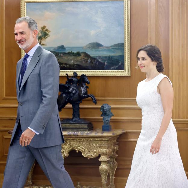 El rey Felipe recibe en audiencia a Ayuso.