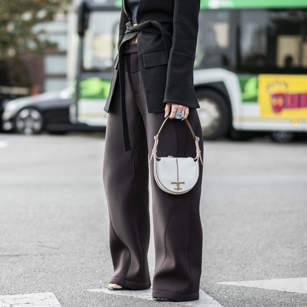 Pantalones de traje cómodos y elegantes para llevar con camisas a diario