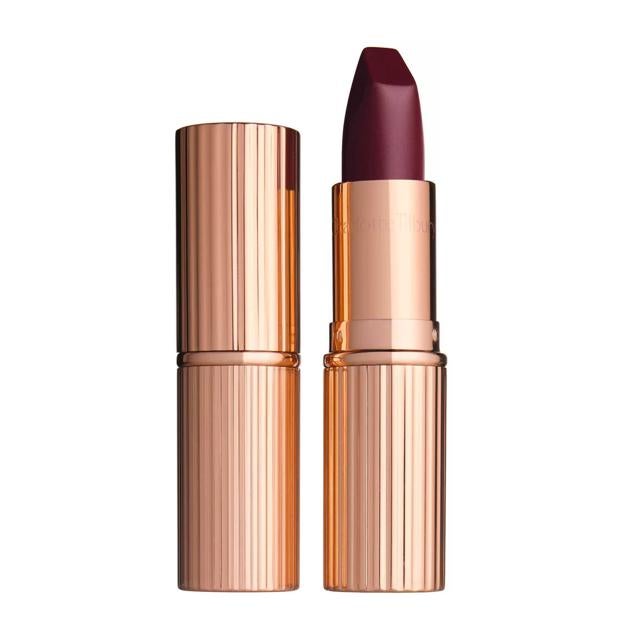 Barra de labios Matte Revolution de Charlotte Tilbury (37,99 euros).