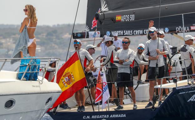 El rey Felipe VI y Martina Jaudenes en Mallorca. /