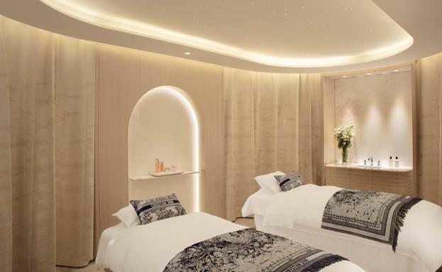 Imagen del interior del spa de Dior en el hotel Plaza Athenee de París.