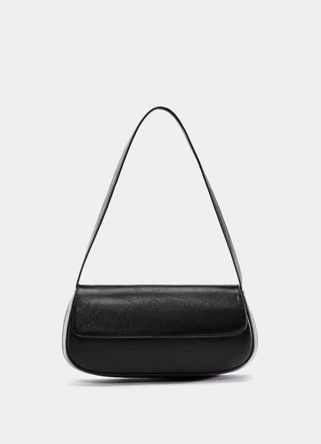 Bolso de hombro de Pull & Bear (17,99 euros)