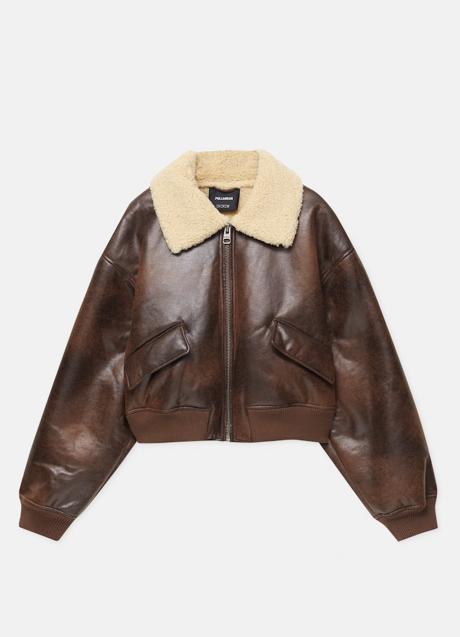 Chaqueta de aviador de Pull & Bear (45,99 euros)