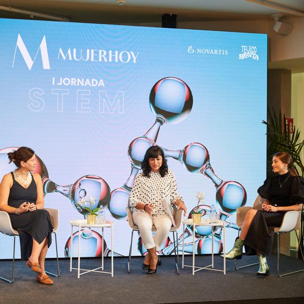 Estefanía Matesanz, Isabel Molina y Marta Orduna, moderadas por Ixone Díaz, debatieron en la primera mesa redonda sobre los beneficios de estudiar una carrera STEM.