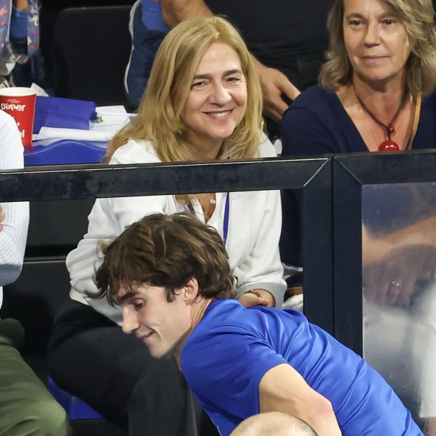 El look cómodo y elegante de la infanta Cristina para ir a ver un partido de su hijo Pablo Urdangarin