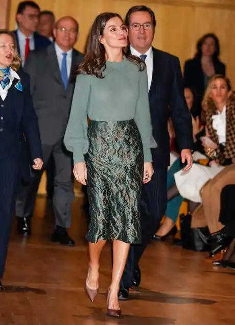 La reina Letizia con conjunto de Is Coming.