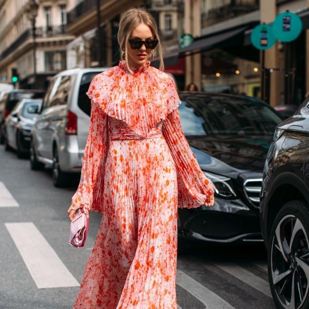 Los vestidos de flores más bonitos que obsesionan a las influencers en otoño