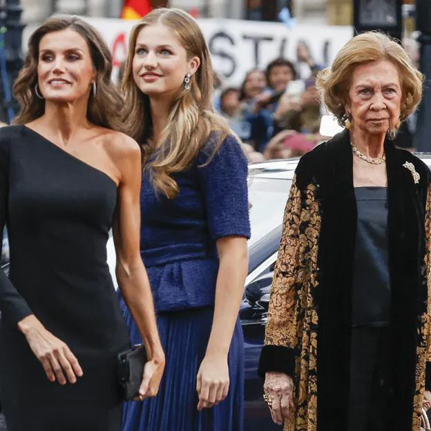 Lo que no se vio de Letizia, Leonor y Sofía en los Premios Princesa de Asturias: máxima emoción en una ceremonia con cuatro reinas