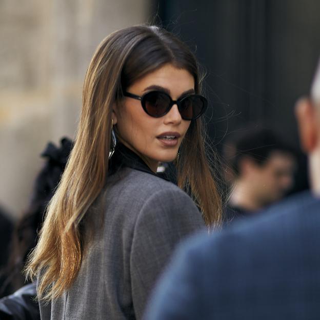 Una mujer con el cabello fino.