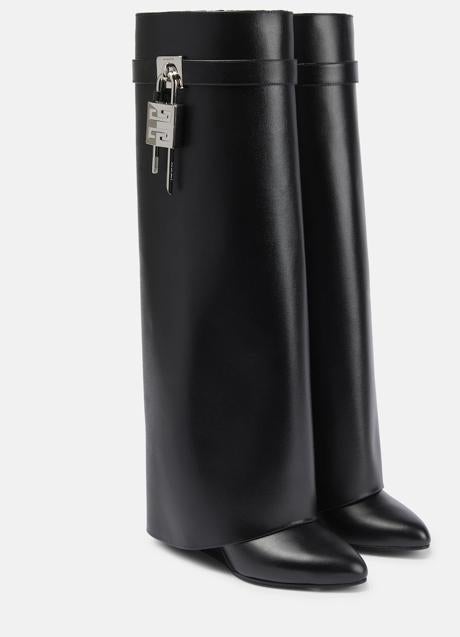 Botas altas de color negro de Givenchy (1.895 euros)