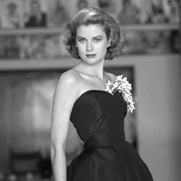 Grace Kelly en una imagen de archivo junto a la prensa. /