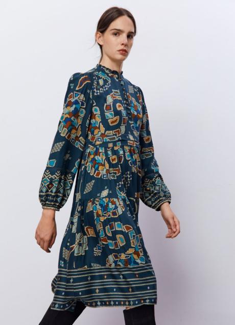 Vestido con estampado multicolor de Sfera (29,95 euros)