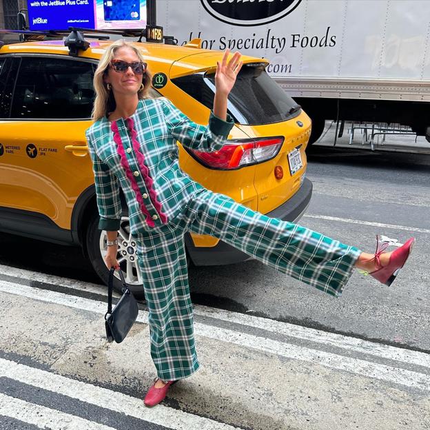 Cómo vestir como las chica portuguesas, el estilo viral del que todo el mundo habla y que ha puesto color al otoño