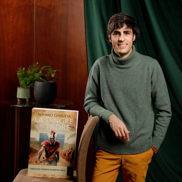 Alfonso Goizueta, autor de La sangre del padre, finalista del premio  Planeta: «No compraba la idea de que Alejandro Magno fuese un emperador  megalómano»