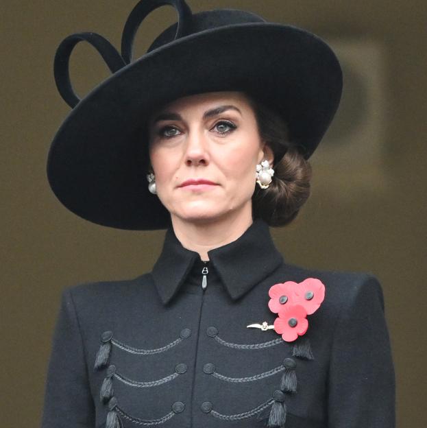 El espectacular look de Kate Middleton en el Domingo del Recuerdo: pendientes homenaje a Isabel II y el sombrero de su noviazgo con el príncipe Guillermo