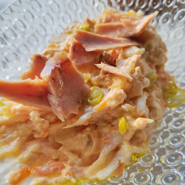 Detalle de la ensaladilla rusa de Bribón, una de las mejores de Madrid.