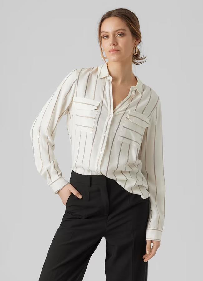 Camisa blanca con rayas negras de Vero Moda, 44,99 euros.