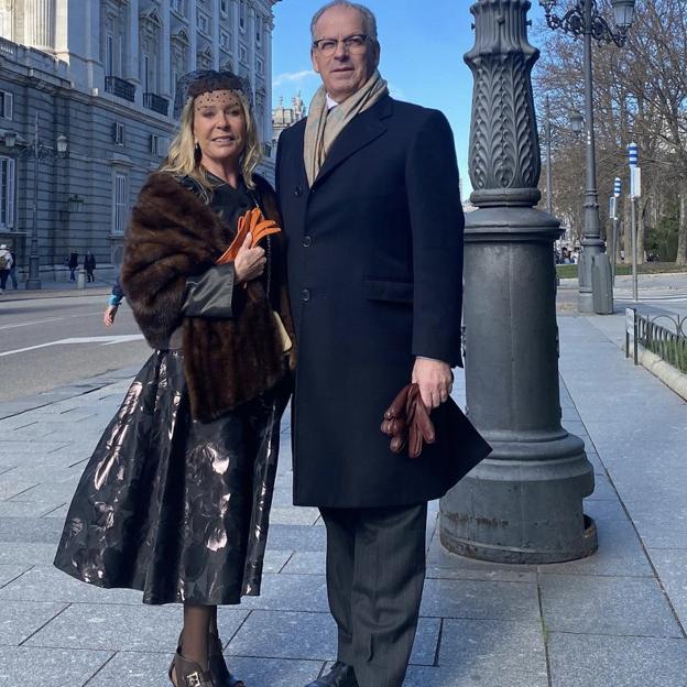 Marina Castaño en una foto reciente, con su actual pareja, el cardiólogo Enrique Puras. 